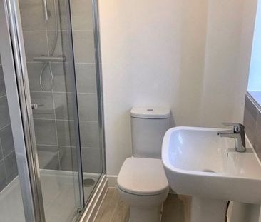 Regent Street, Ellesmere Port - Photo 3