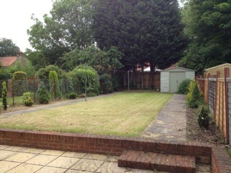 3 bedroom flat to rent - Photo 5