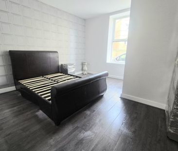 Wellington Place - Photo 4