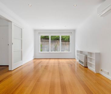 2/13 Karrakatta Street, Black Rock, VIC, 3193 - Photo 1
