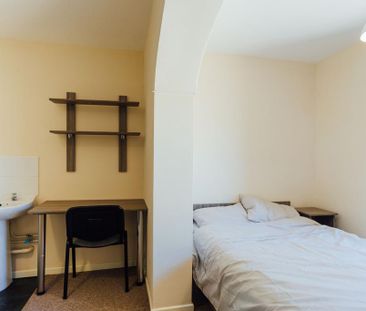 6 bedroom house to rent - Photo 3