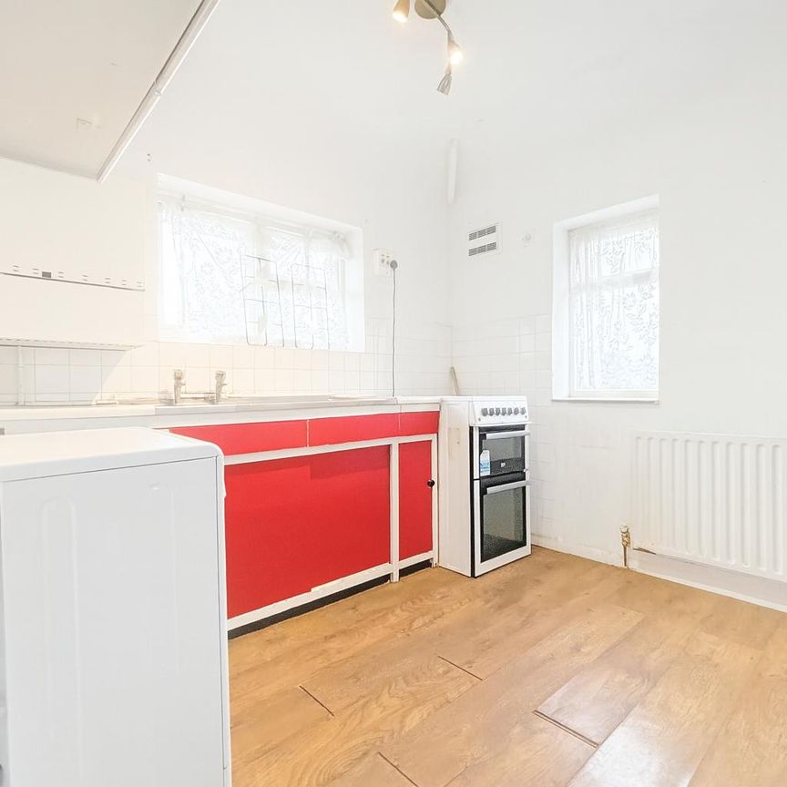 2 Bedroom Flat To Let - HP12 - Photo 1