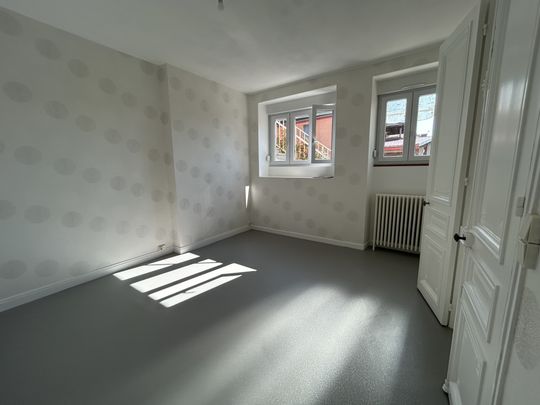 Location Appartement 3 pièces 70m² LE CREUSOT 71200 - Photo 1