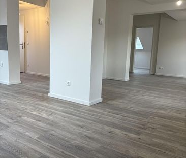 NEUBAU 67,5m² Dachgeschoss Wohnung 2 Zimmer hohe Decken zu vermiete... - Photo 3