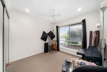 SPACIOUS HOME CLOSE TO ALL AMENITIES - Photo 3