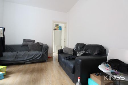 5 bedroom semi-detached house to rent - Photo 5
