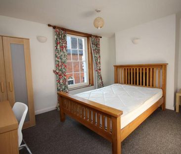 4 bedroom terraced house to rent - Photo 3