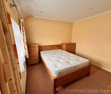 Bowring Green, South Oxhey, WD19 - Photo 1