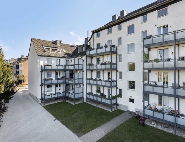 Großzügige 3-Zimmer-Wohnung im DG mit Balkon - Foto 1