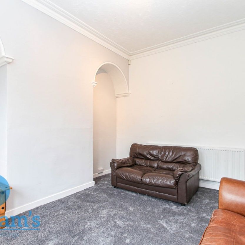 6 bed Mid Terraced House for Rent - Photo 1