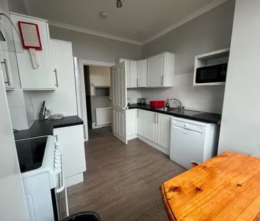 4 Bedroom | 196 Lipson Road, PL4 7NX - Photo 2