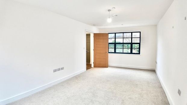 4 bedroom detached house to rent - Photo 1