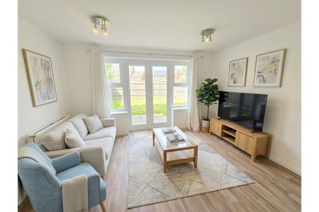 3 bedroom semi-detached house to rent - Photo 2