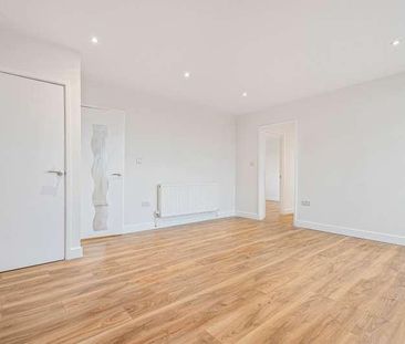 Jubilee Crescent, Edmonton, N9 - Photo 1