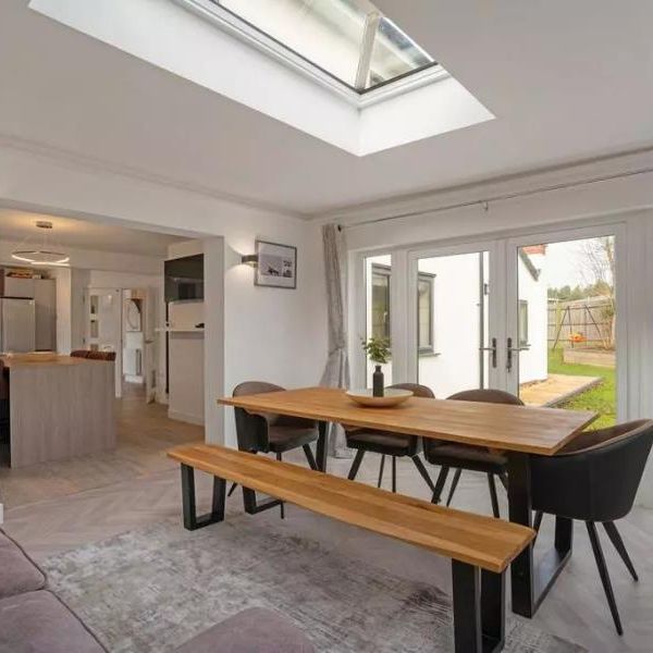5 bedroom detached house to rent - Photo 1