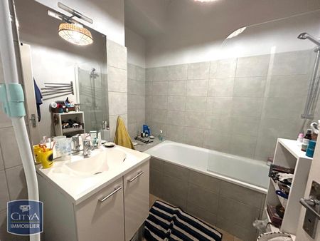 Location Appartement 3 pièces 83m² ST ETIENNE 42000 - Photo 5