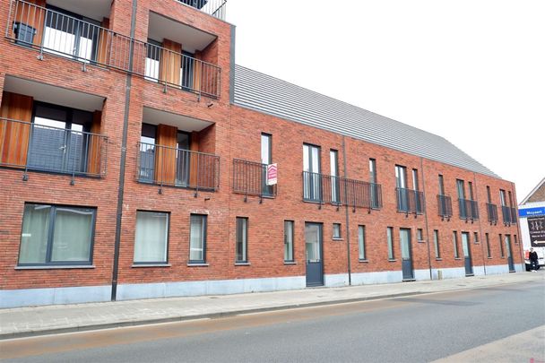 Recente woning nabij stadscentrum - Photo 1