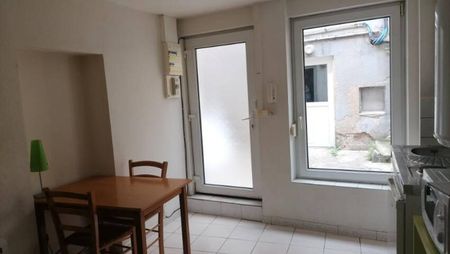 *Studio meublé à louer sur Metz - Photo 3