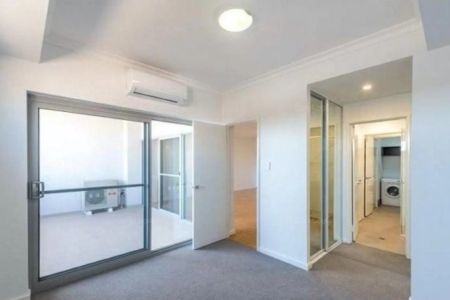 55/2 Rowe Avenue, - Photo 3