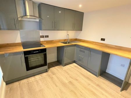 Upper High Street, Taunton, Somerset - Photo 4