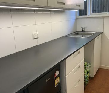 2/4 Highett Place, Fitzroy, VIC 3065 - Photo 6