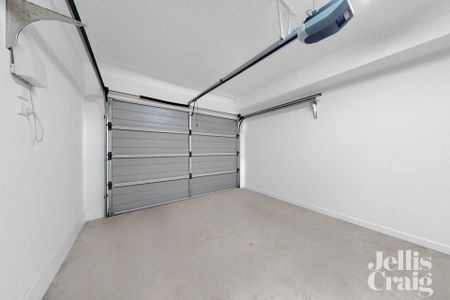 23 Yellowstone Street, South Morang - Photo 2