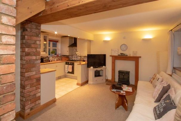 2 bedroom cottage to rent - Photo 1