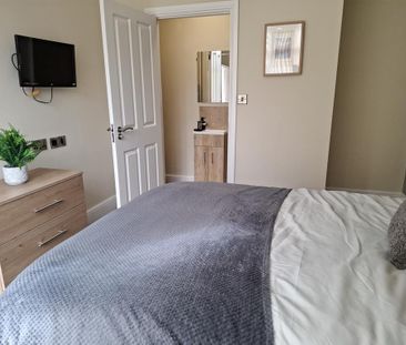 1 bedroom in a house share to rent - Photo 4