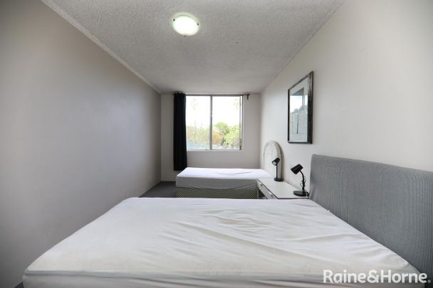 Conveniently Located Furnished One Bedroom Apartment - Photo 1