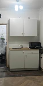 Guide Price £1,000 pcm - Available Now - Part Furnished - Photo 4