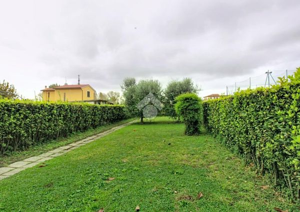 Casa indipendente in affitto