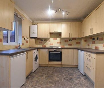 2 bedroom semi-detached house to rent - Photo 4