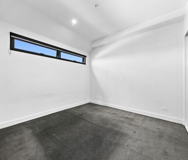 CENTRALLY LOCATED - Photo 3