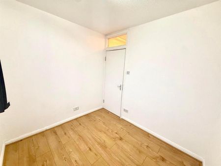 4 bedroom terraced house to rent - Photo 3