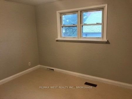 For Lease - 237 Frederick (Main) Street, Bradford West Gwillimbury, Ontario - Photo 2