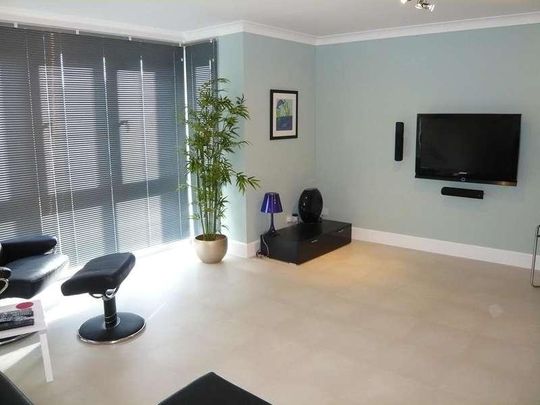 Woodlands Terrace, Cults, AB15 - Photo 1