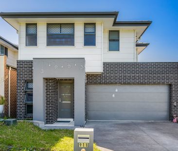 Modern Double-Storey Family Home for Rent in the Gables !! - Photo 1