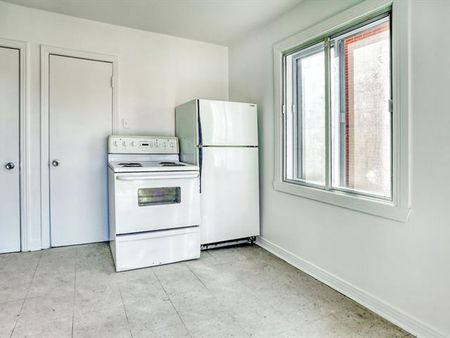 791 8e Avenue - Photo 3