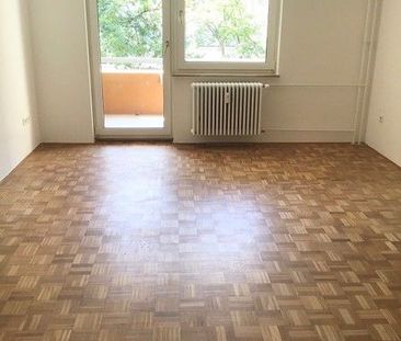 Neu renovierte 2-Zi.-Wohnung mit Balkon sucht nette Mieter - Photo 1