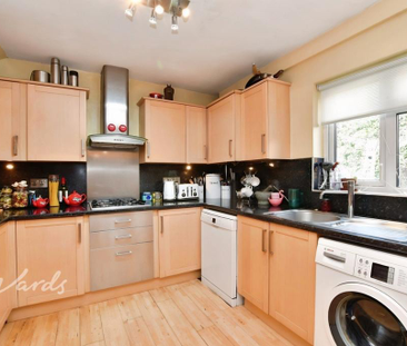 3 bedroom end of terrace house to rent - Photo 5