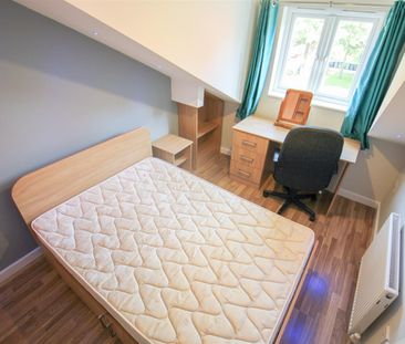 8 bedroom terraced house to rent - Photo 3