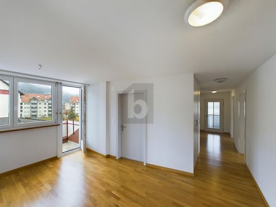 GROSSZÜGIG AN ZENTRALER LAGE - Photo 1