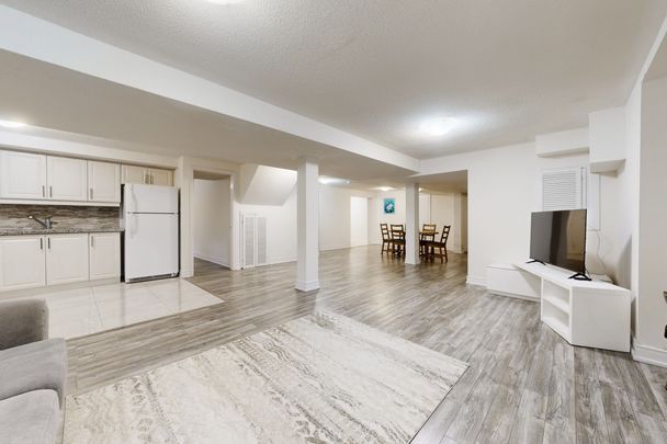 For Lease - 136 Cooperage Crescent, Richmond Hill, Ontario - Photo 1