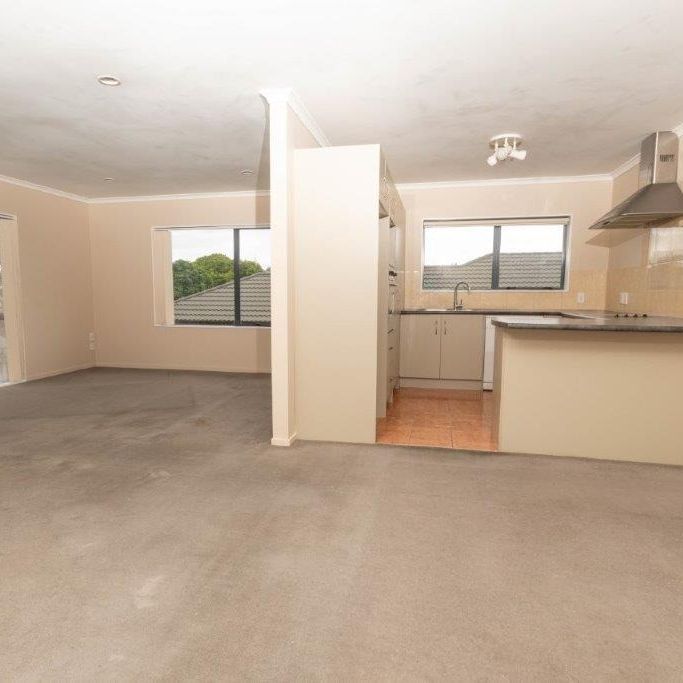 Pet Friendly Three Bedroom House - Photo 1