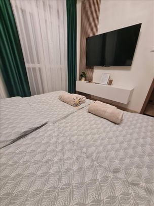 Kiadó felújított panel lakás - Pécs - Fotó 1