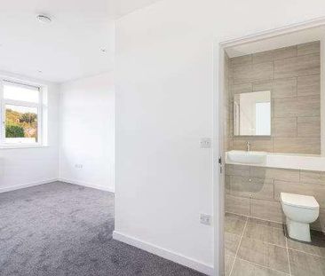 Camberley, Surrey, GU15 - Photo 6