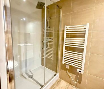 Location Appartement 2 pièces 29m² CANNES 06400 - Photo 4