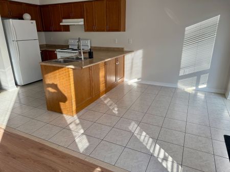 For Lease - 12 Sled Dog Road, Brampton, Ontario - Photo 3