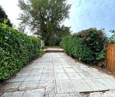 3 bedroom semi-detached house to rent - Photo 6