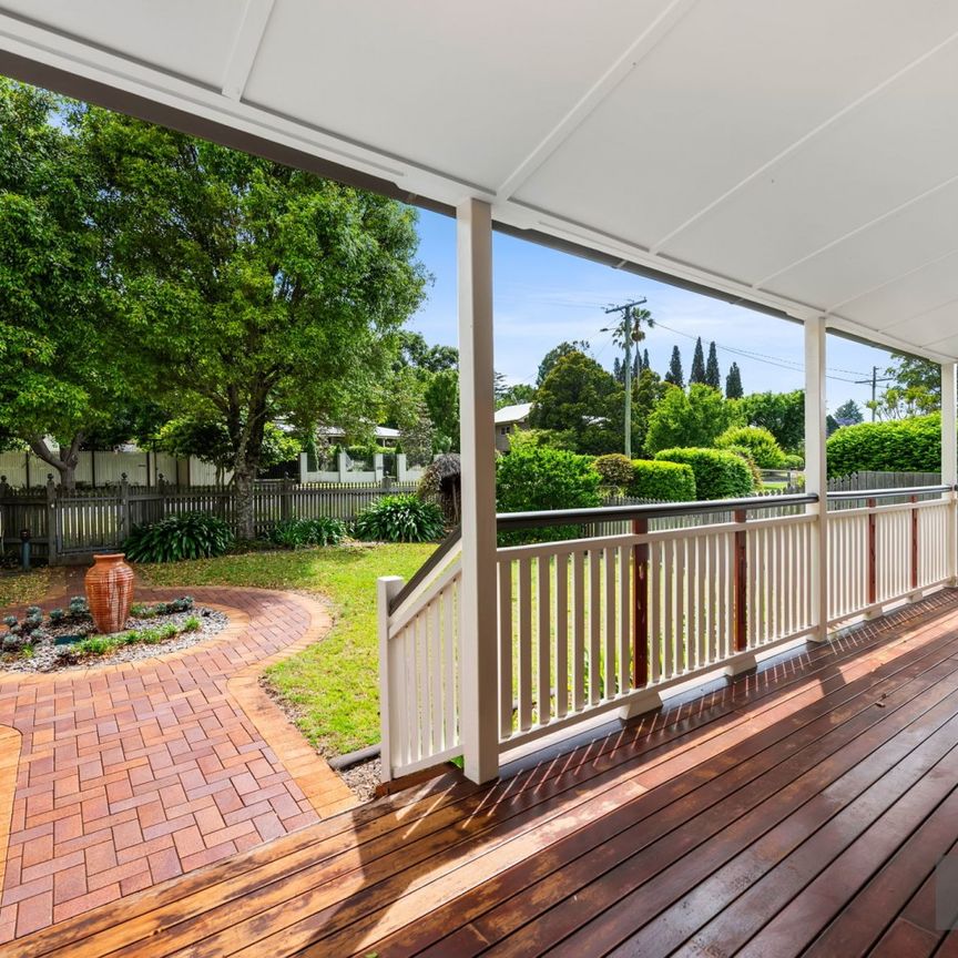 Expansive East Toowoomba Character Home on 2,124m2 Allotment! - Photo 1